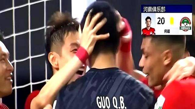 关于球队主帅下课传闻不断，球队形势岌岌可危的信息