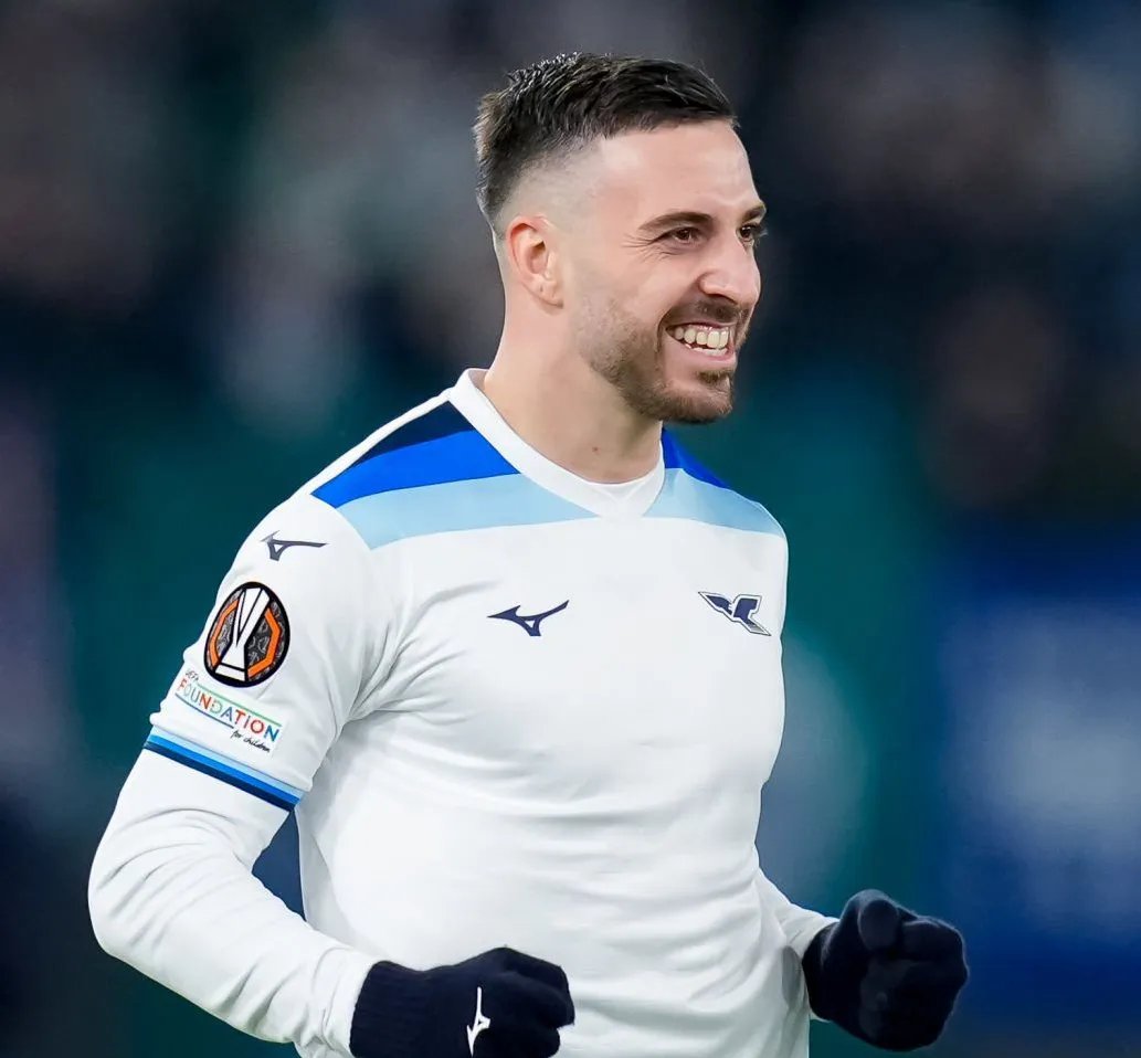 开云官网-法国足球新秀突破赛季表现，转会市场热闹的简单介绍