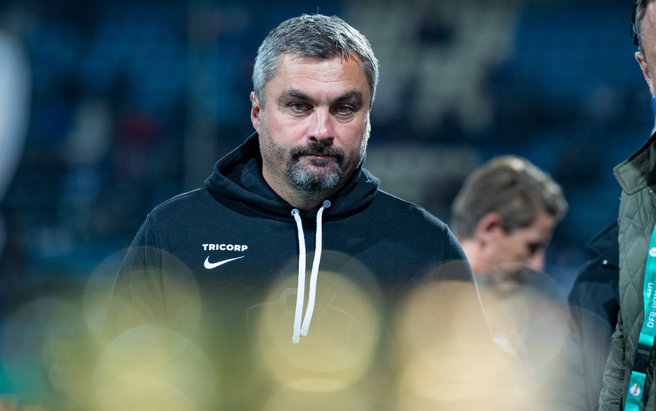 开云下载-关于沙尔克队在比赛中实力突出，轻松击败对手的信息