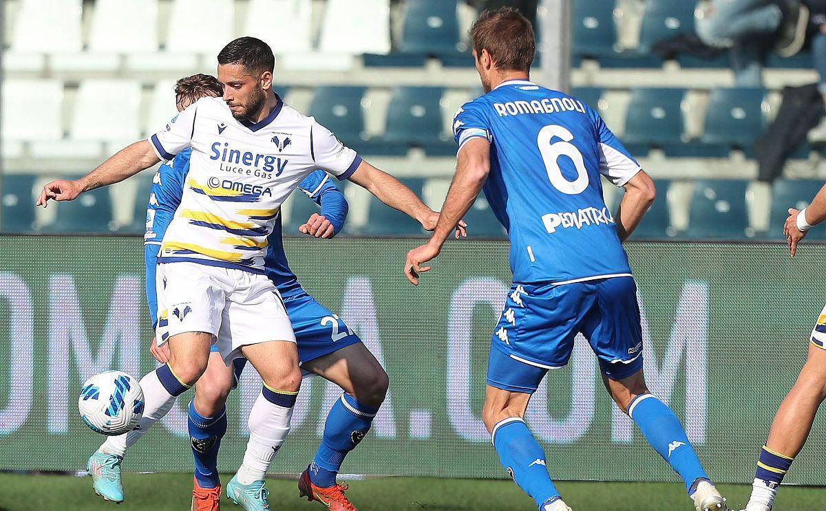 瓦伦西亚主场战胜埃尔切,完美表现 瓦伦西亚主场战胜埃尔切,完美表现