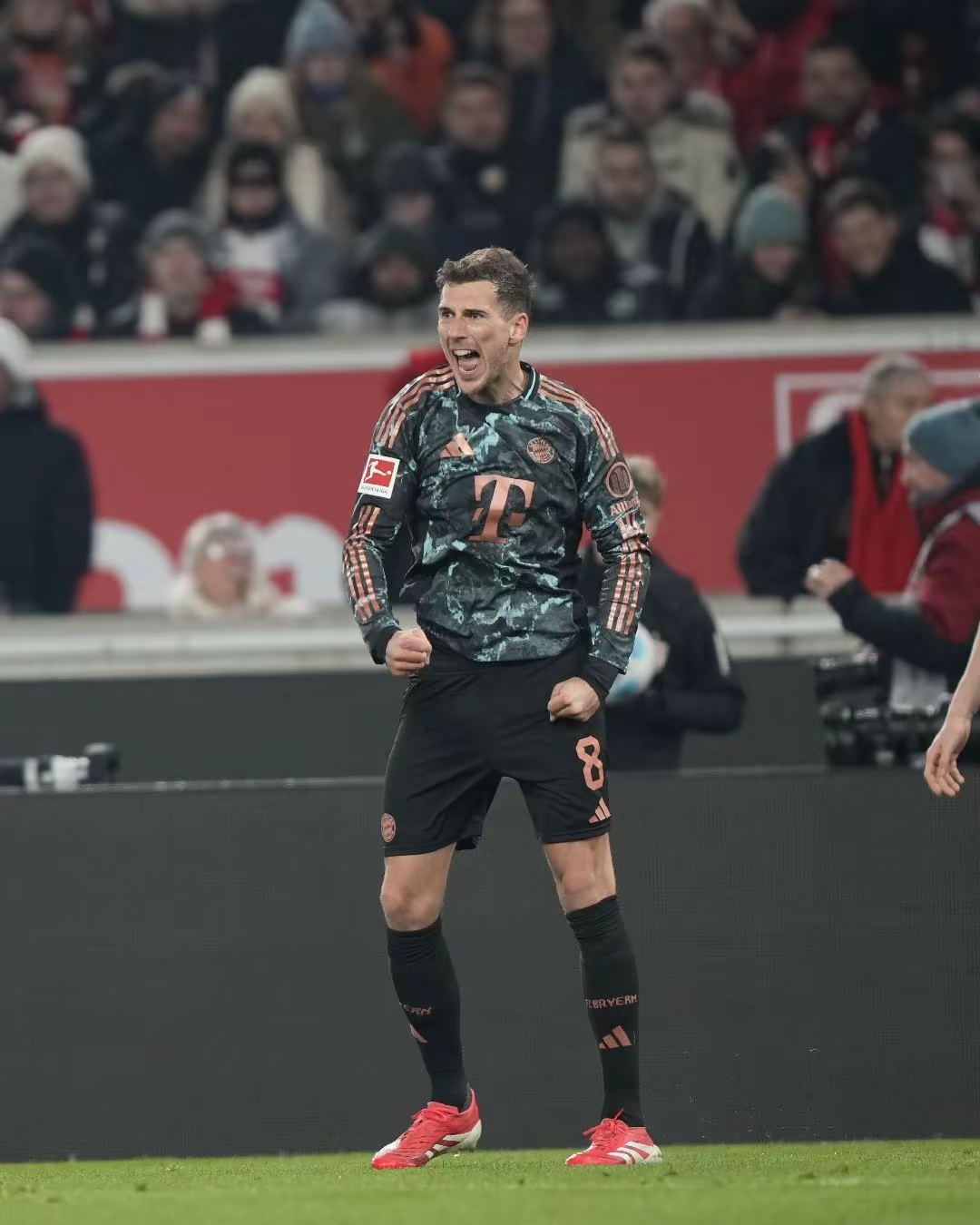 斯图加特球队备战下一轮比赛,力争全取三分的简单介绍 斯图加特球队备战下一轮比赛,力争全取三分的简单介绍