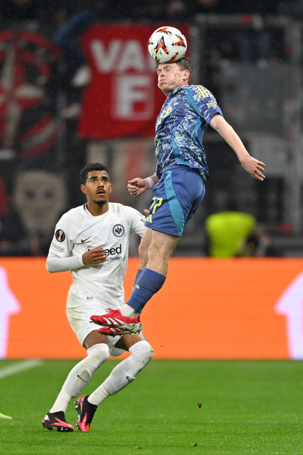 关于法兰克福球员因伤缺席,球队受影响的信息 关于法兰克福球员因伤缺席,球队受影响的信息