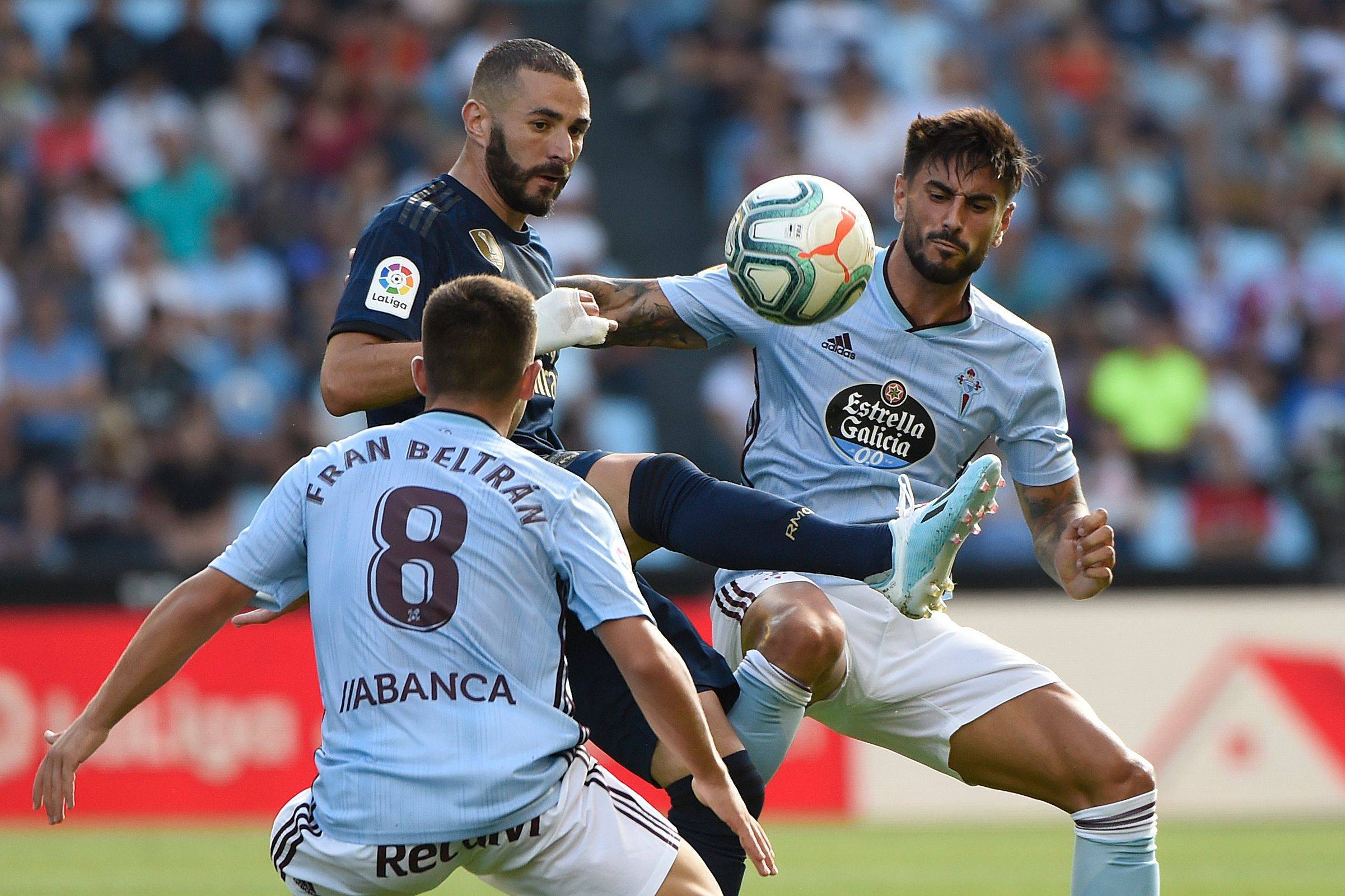 包含皇家社会客场告捷，继续保持不败纪录的词条