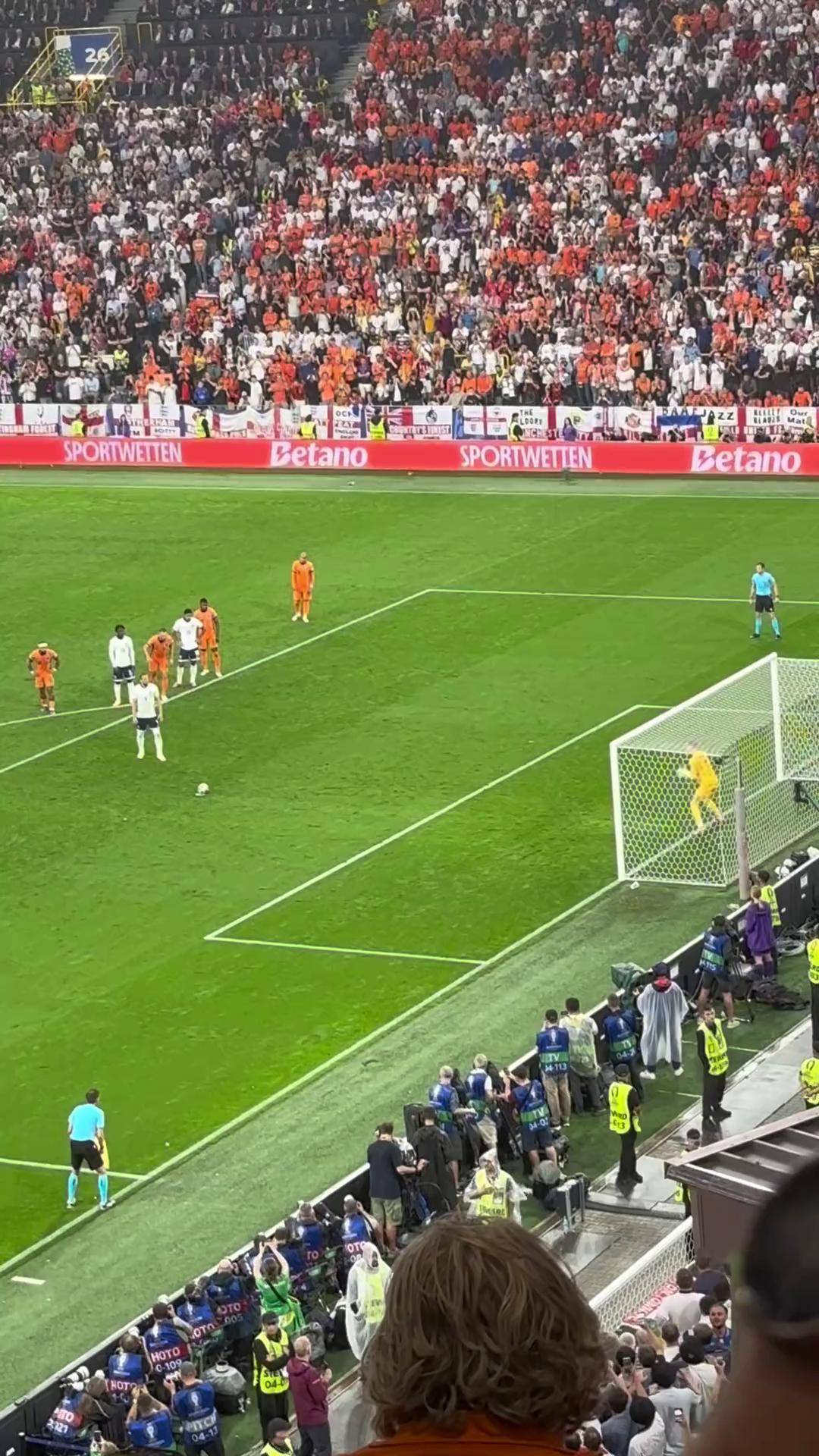 荷兰队不敌英格兰,止步四强 荷兰队不敌英格兰,止步四强