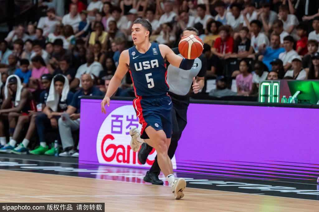 开云体育中国-新西兰选手在激烈比拼中逆袭获胜