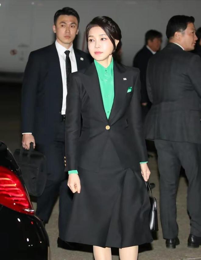 包含韩国冠军壮举惊艳世界,领先优势明显的词条 包含韩国冠军壮举惊艳世界,领先优势明显的词条