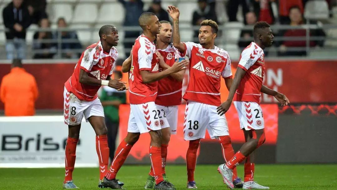 马尔蒂尼传射,马赛客场大胜兰斯的简单介绍 马尔蒂尼传射,马赛客场大胜兰斯的简单介绍