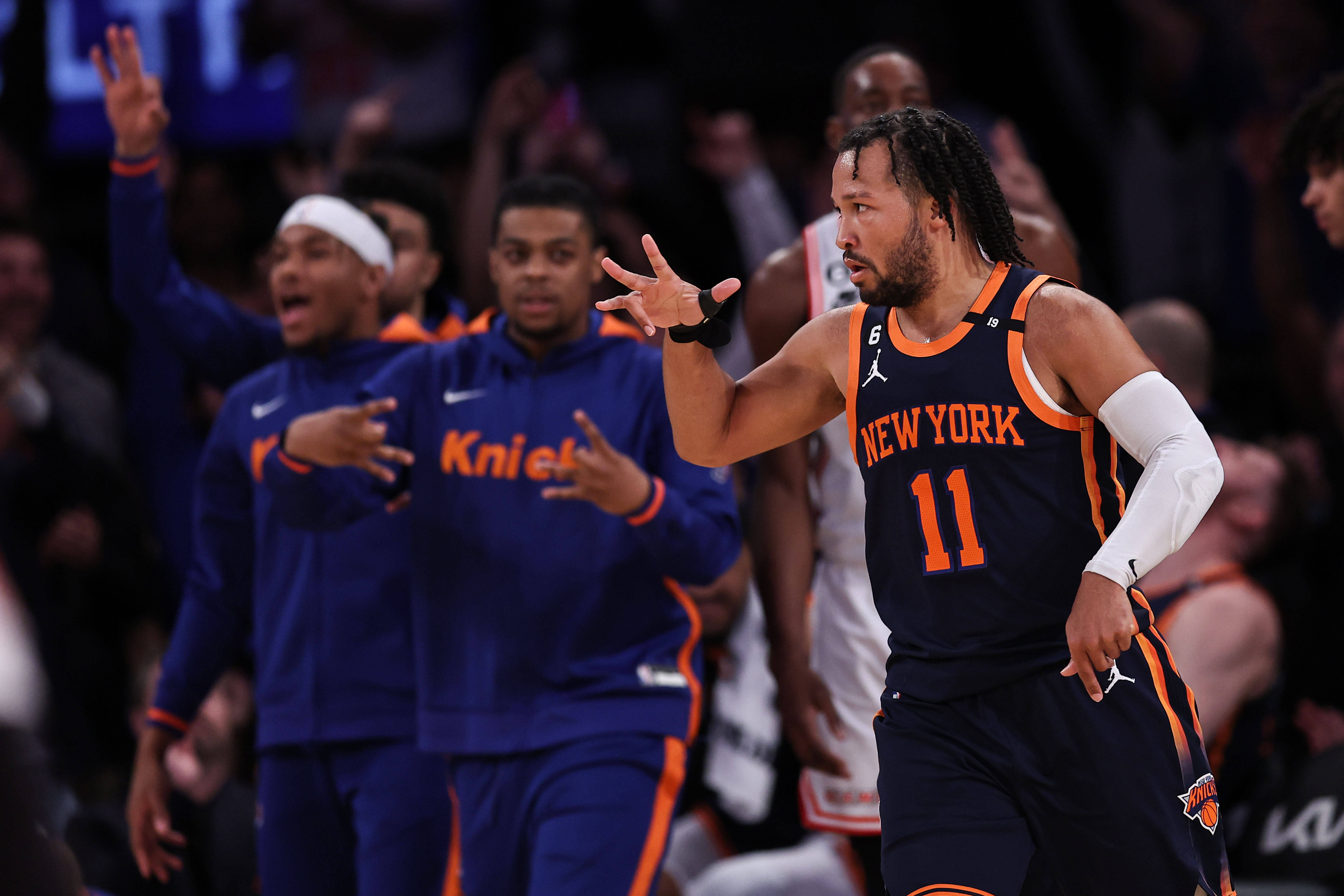 开云体育app-关于热火挑战人，谁将笑到最后？的信息