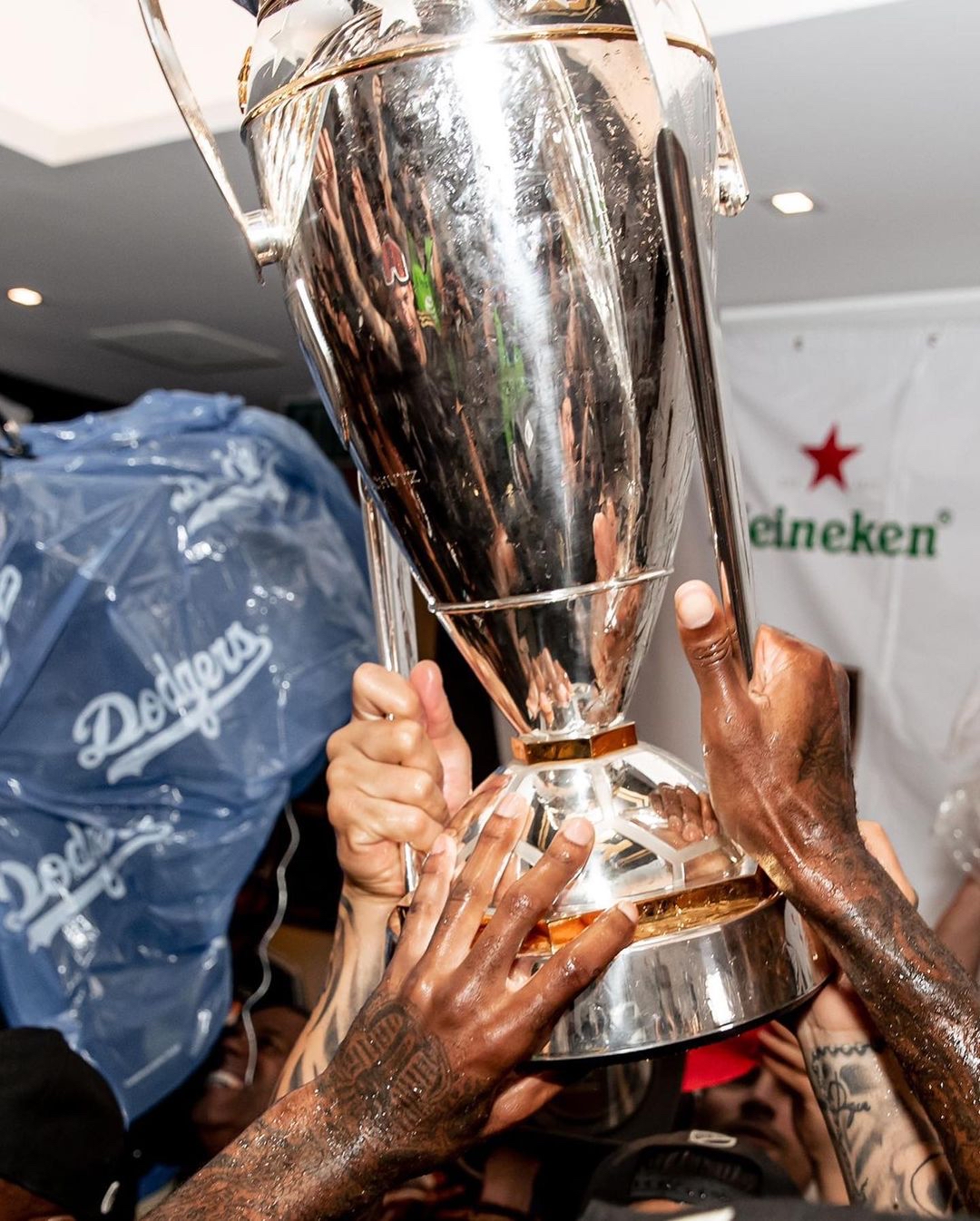 开云下载-汉城FC成功挺进下一轮比赛，士气高涨