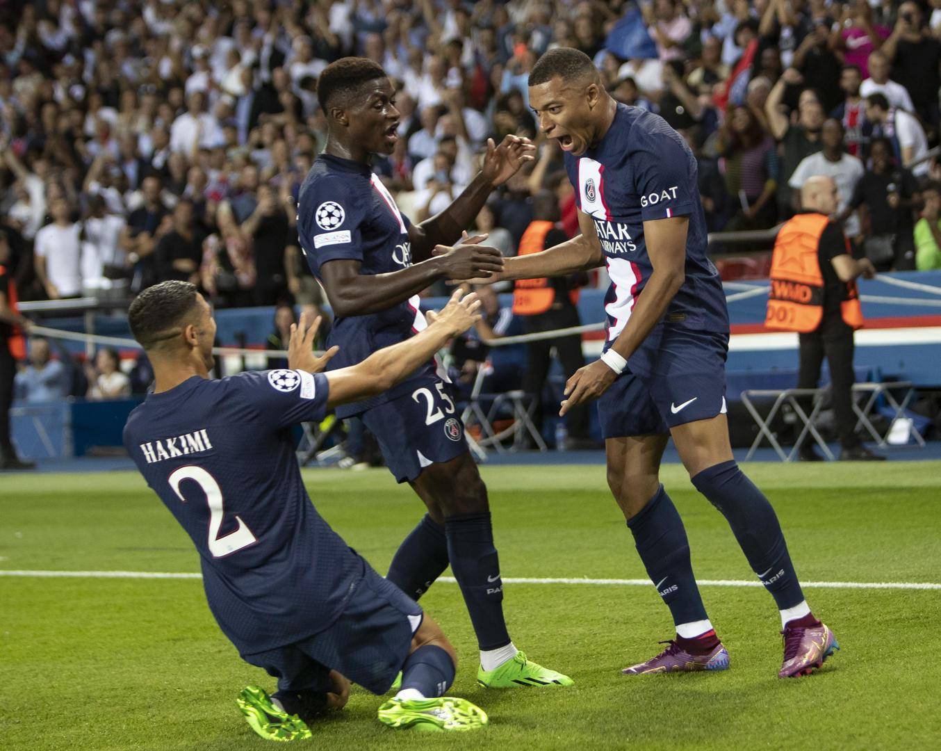 开云体育官方网站-V5险胜G2，Xiaohu团战一打五小组赛2:0（巴黎）