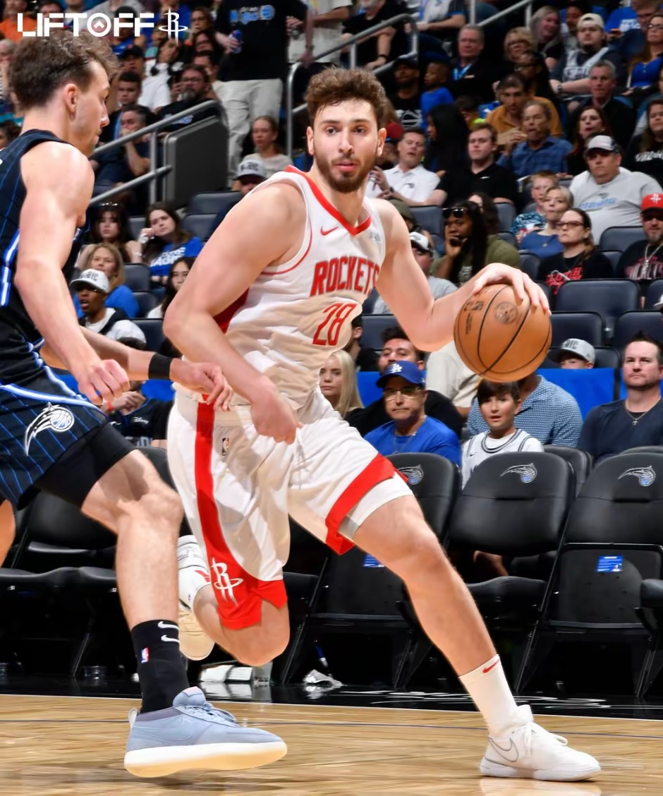 火箭击败骑士,霍华德展现威力 火箭击败骑士,霍华德展现威力