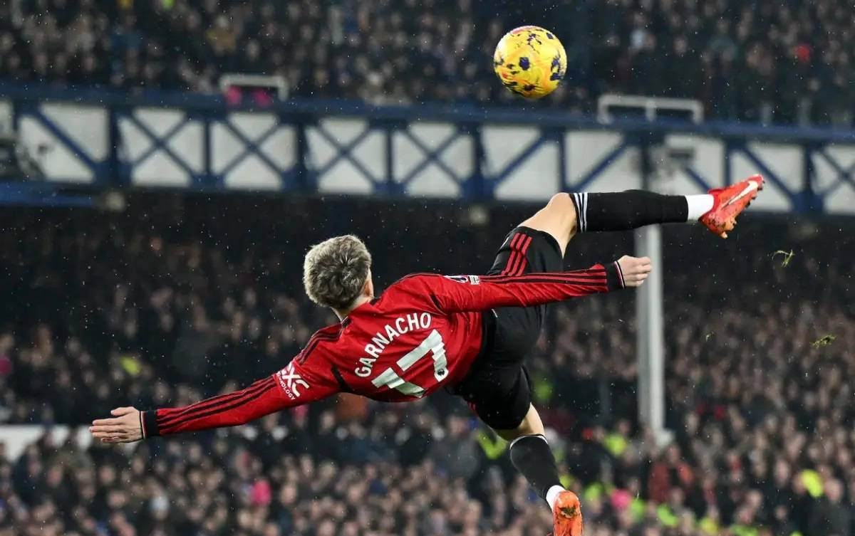 率先破门,球队取得领先优势 率先破门,球队取得领先优势