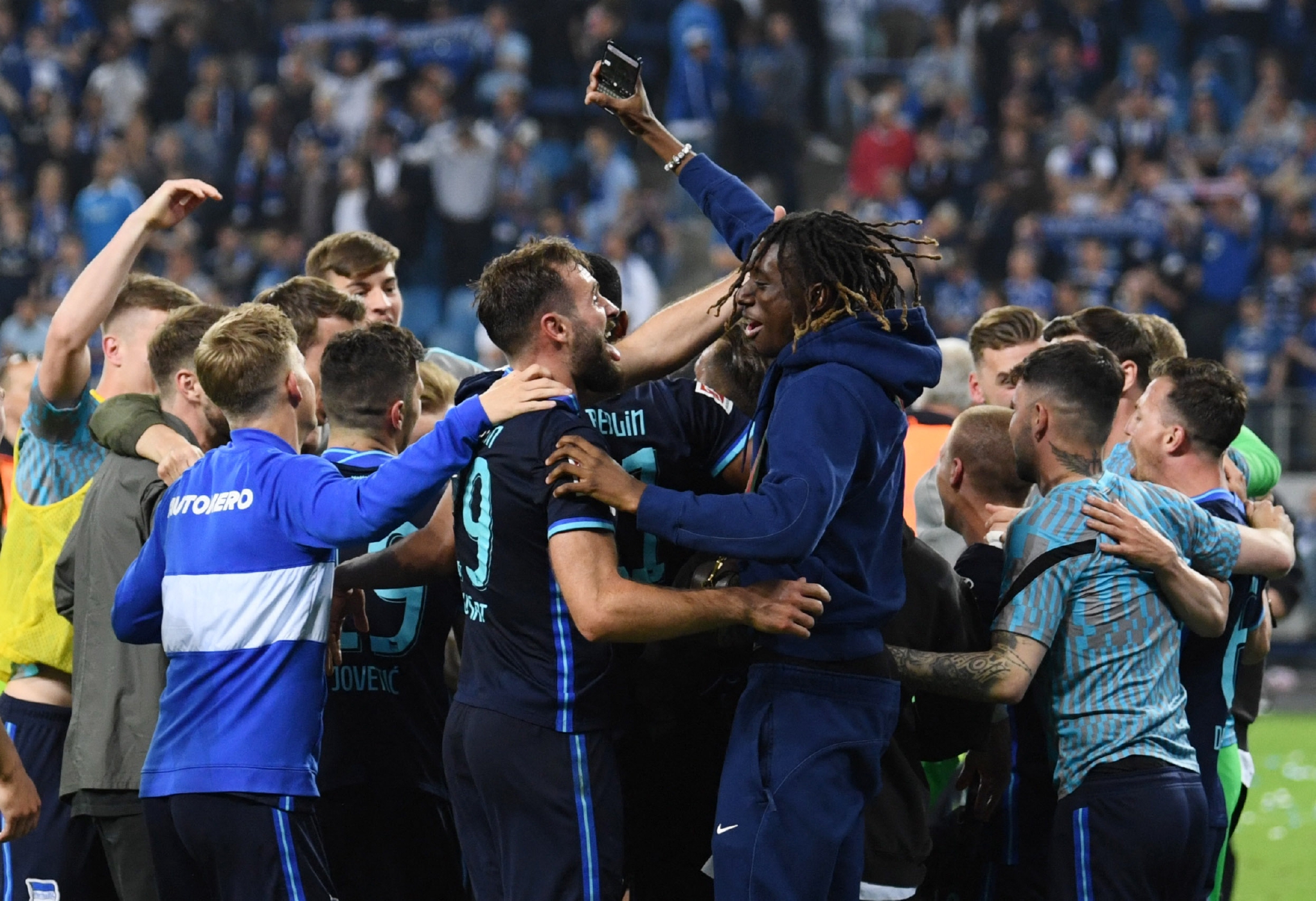 开云APP-汉堡豪言保级成功，球队士气高涨的简单介绍