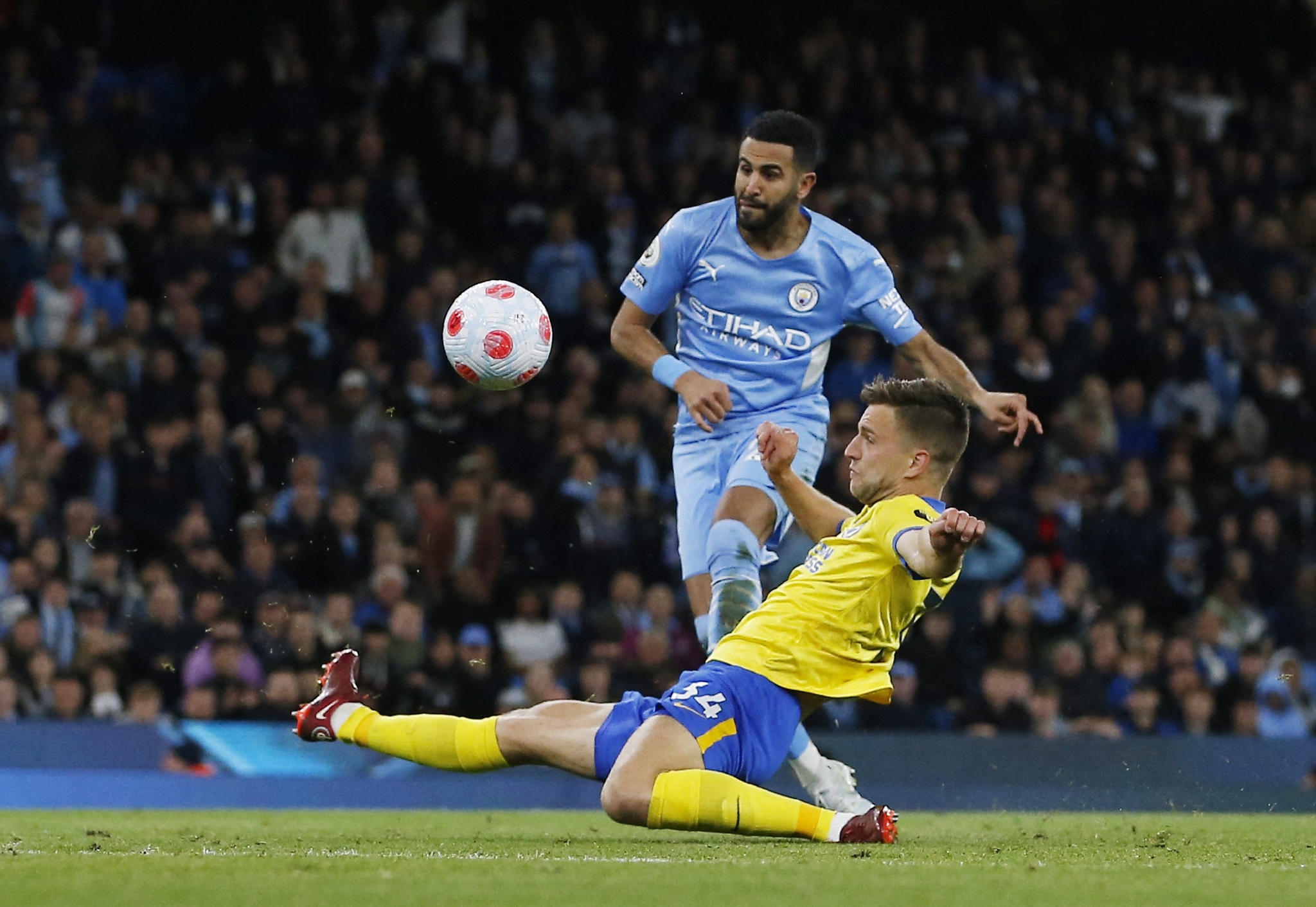 开云体育平台APP-包含曼城攻防转换频繁让对手手忙脚乱的词条