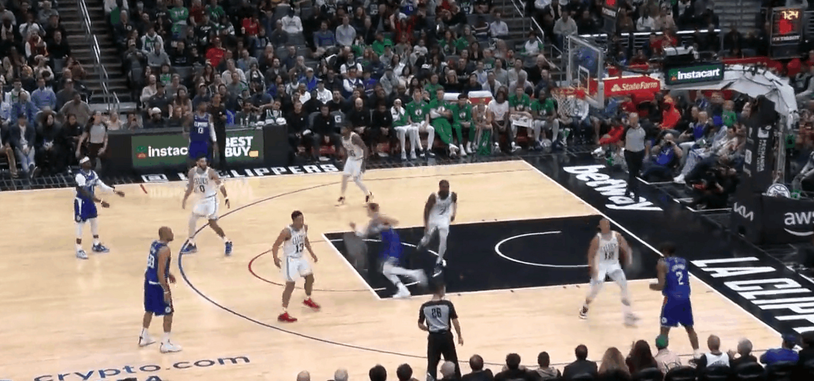 开云体育平台APP-步行者客场击败凯尔特人，伦纳德贡献全队最高得分的简单介绍