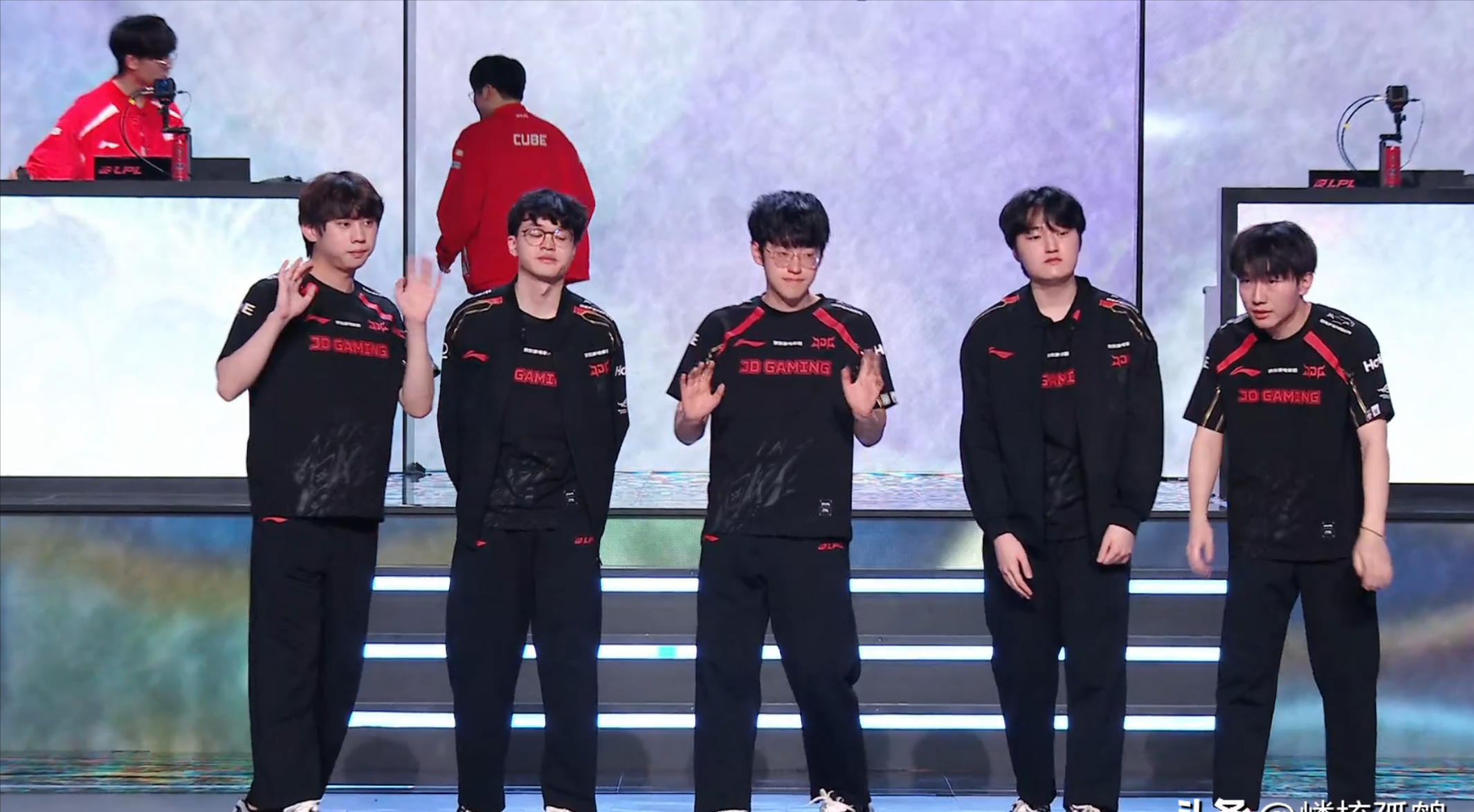 关于T1逆转FPX,Deft完成帽子戏法的信息 关于T1逆转FPX,Deft完成帽子戏法的信息