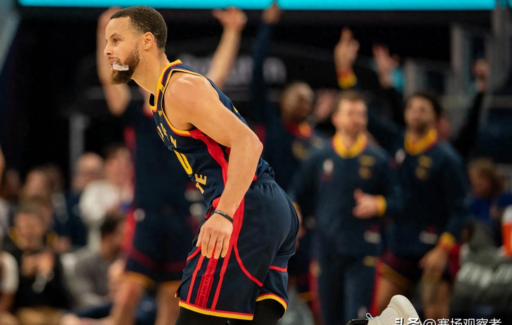 开云体育APP下载-勇士击败猛龙，豪取三连胜的简单介绍