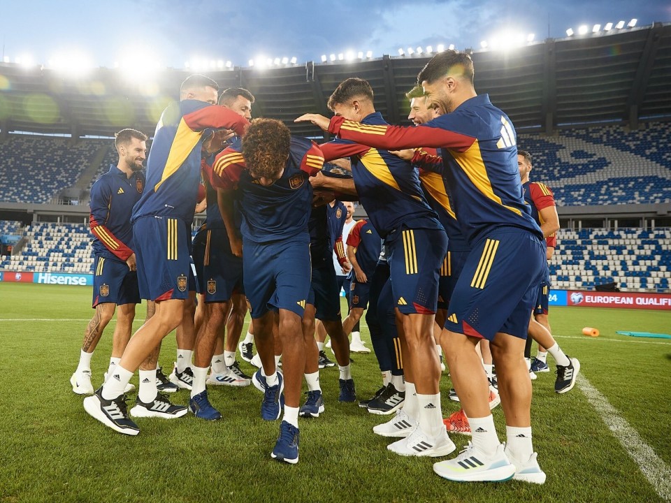 开云体育-巴黎轻取阿森纳，加维扛起全队