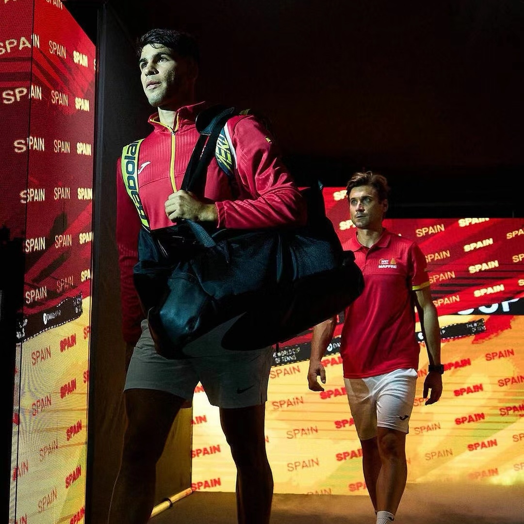 开云体育入口-戴维斯杯逆转拉沃尔杯，兹维列夫扛起全队