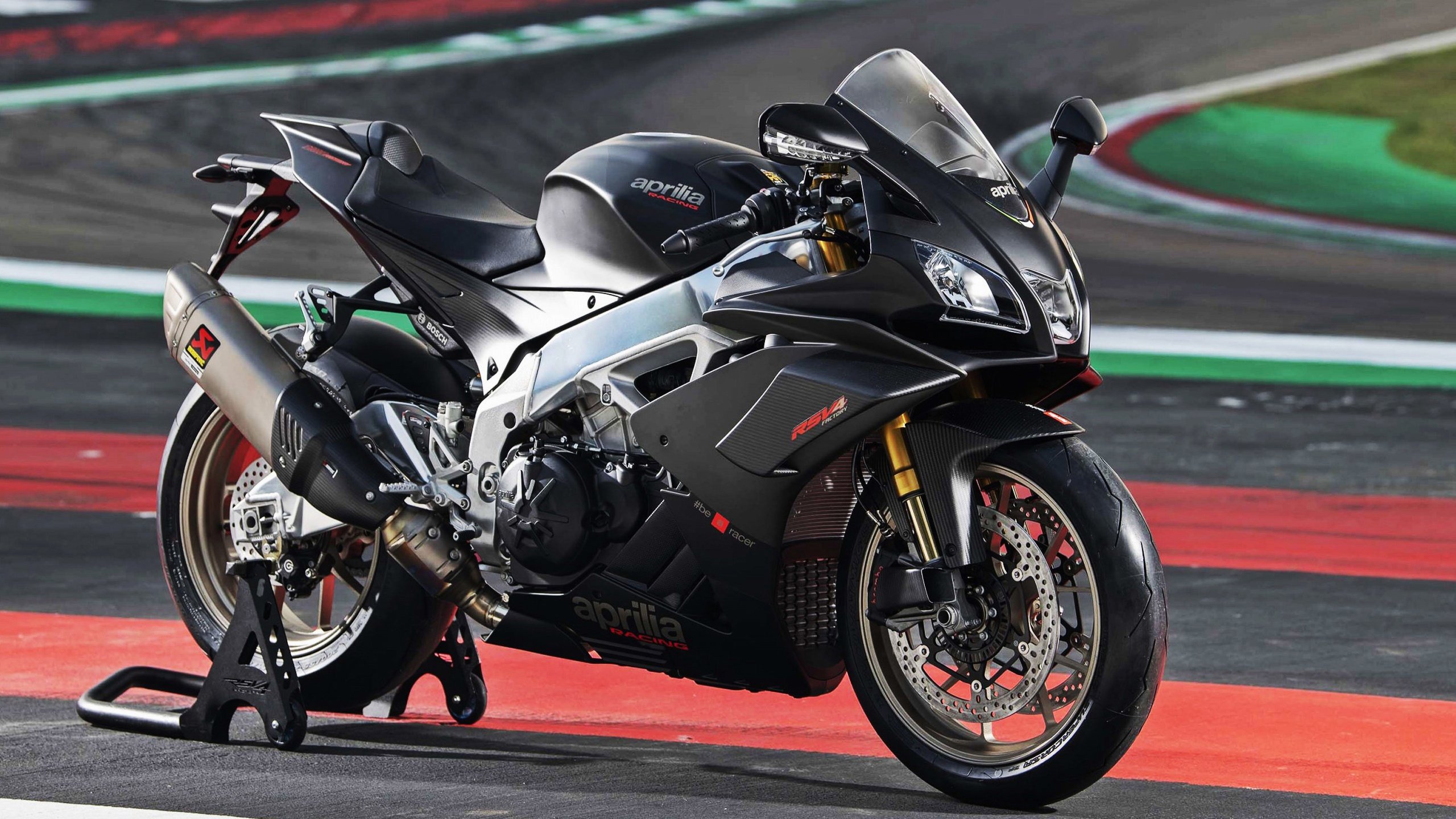 开云体育入口-北境风暴席卷巴黎，阿劳霍用钢铁意志写下硬仗之王注解