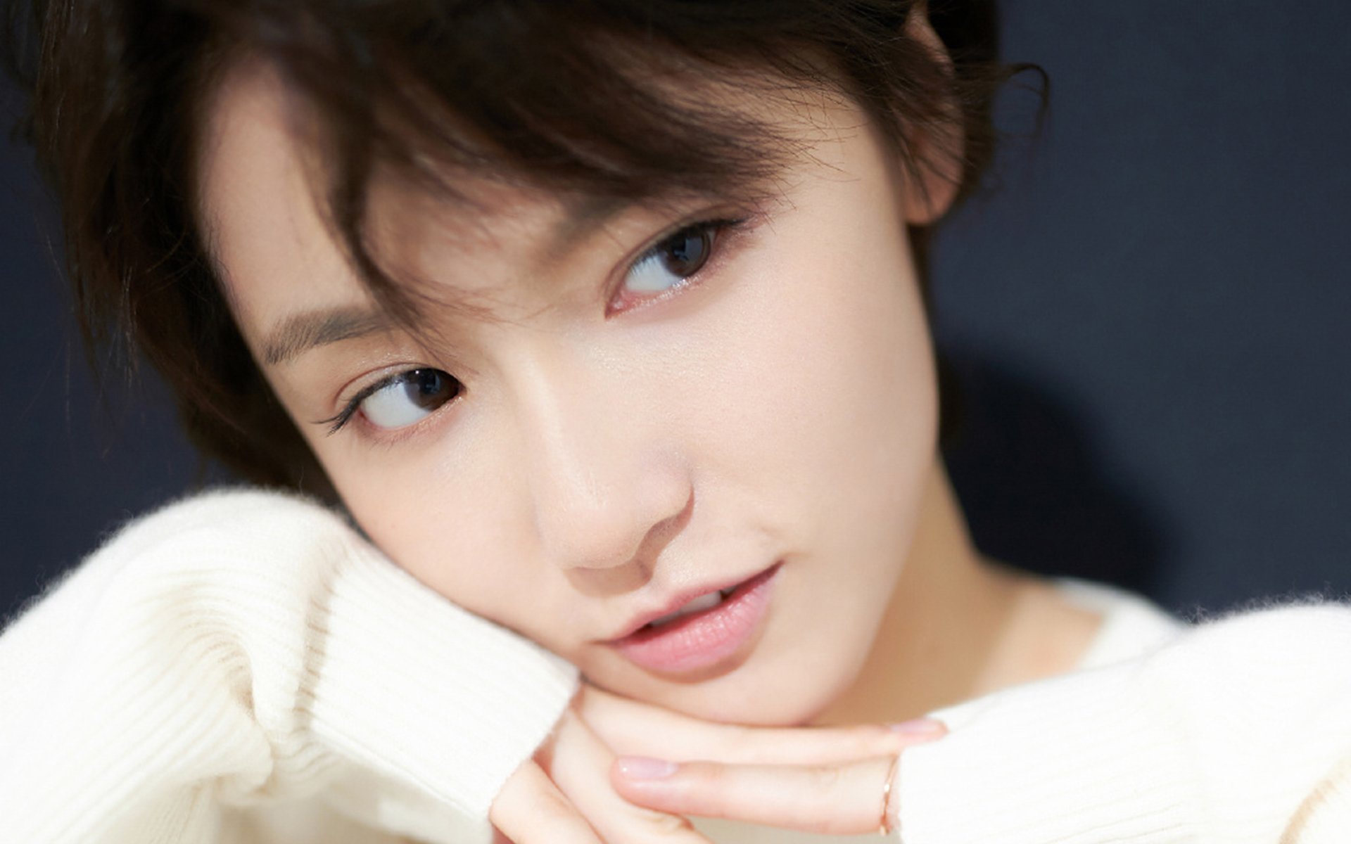 开云官网-切尔西血脉制霸喀麦隆，奥斯梅恩如西决巨星般接管非洲绿茵生死战